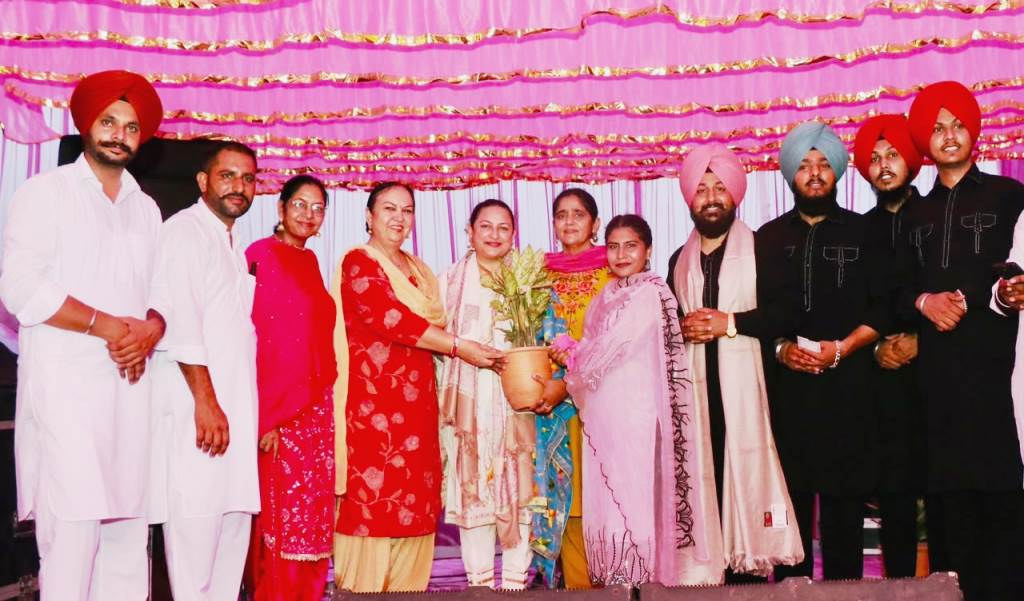 ਮਿੱਤਰਾਂ ਦਾ ਪਕੌੜਾ ਜੰਕਸ਼ਨ ਵੱਲੋਂ ਹਰਿਆਲੀ ਤੀਜ ਦਾ ਤਿਉਹਾਰ ਮਨਾਇਆ